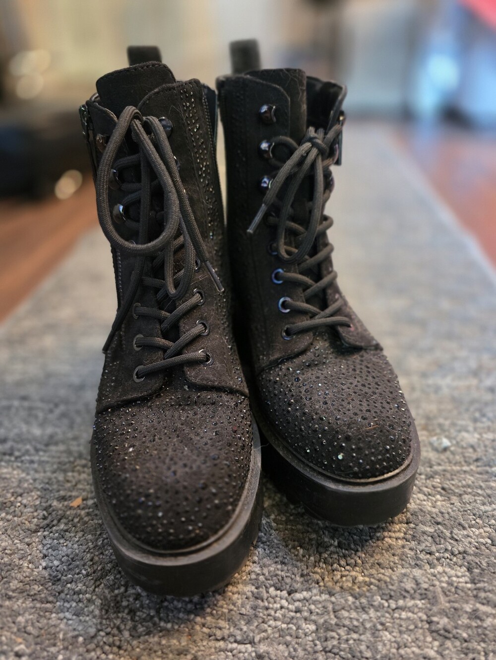 GUESS Black Lug-Sole Chelsea Boots